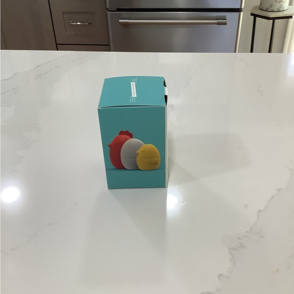 Fred Nested Measuring Cups - Red and Yellow and Grey Bird Design - Picture 3 of 6